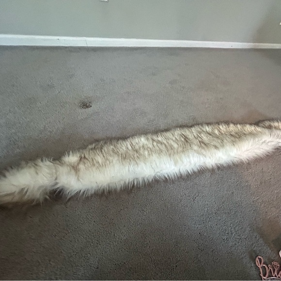 Fur Wraps (2) - Picture 2 of 7